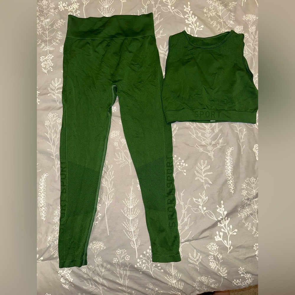 Green Sport Leggings and Top Set